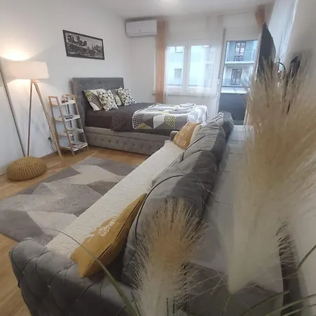 Natura Apartment *